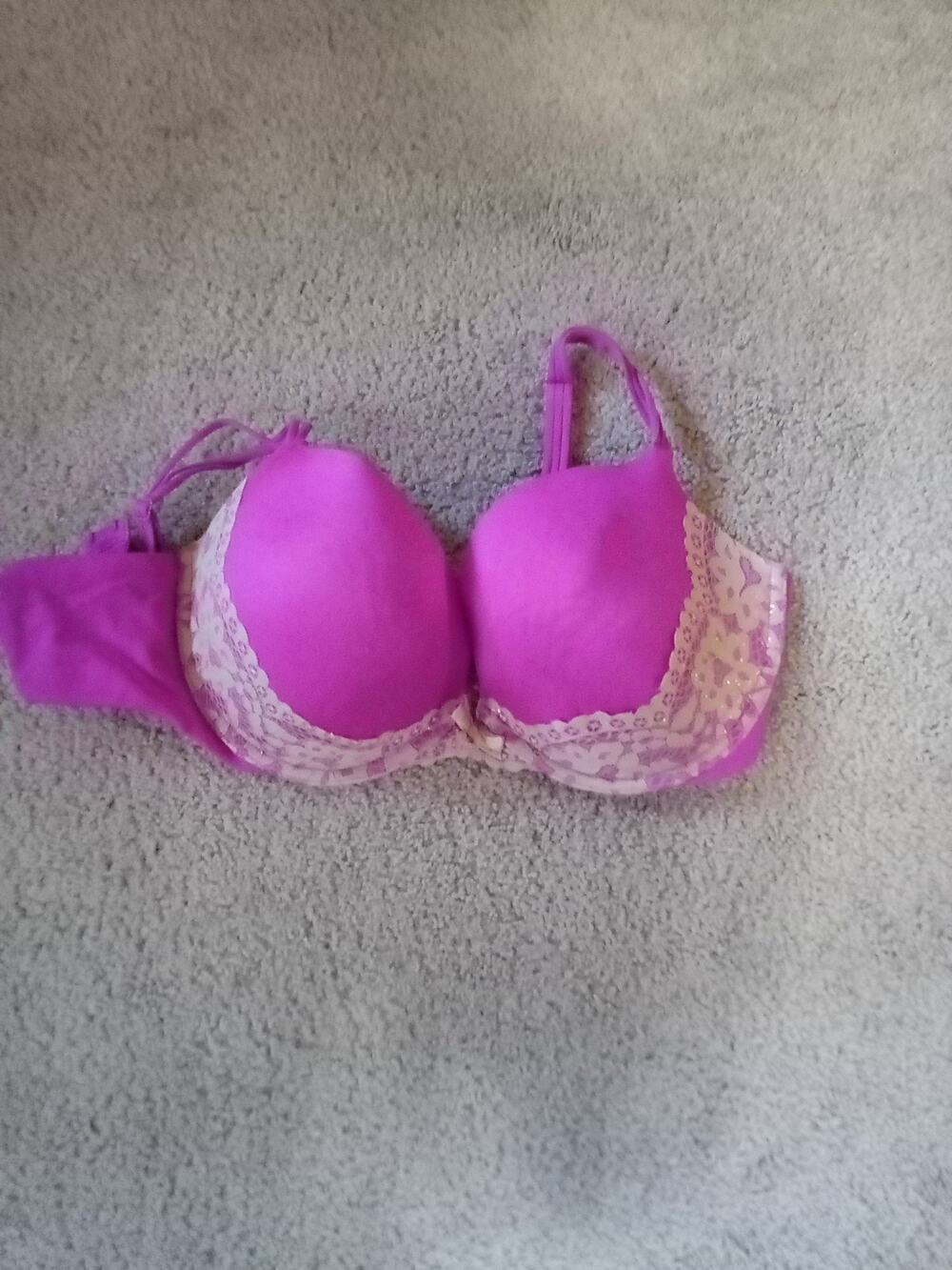 Victoria Secret Very sexy push-up bra 38D Hot Pink With Gold Lace